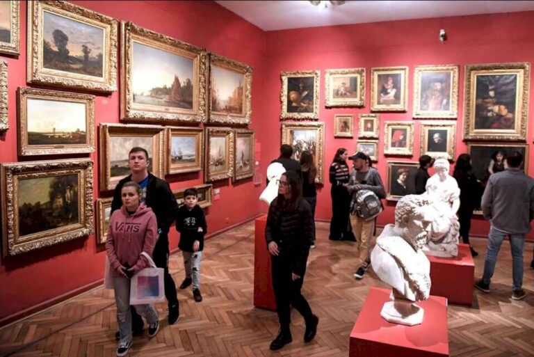 el-ajuste-llega-a-los-museos:-cobraran-entradas-y-buscan-financiacion-privado