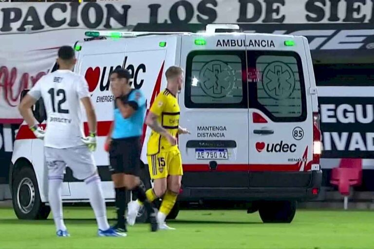 situacion-dramatica-en-estudiantes-boca:-javier-altamirano-sufrio-una-convulsion-y-debio-ser-retirado-en-ambulancia