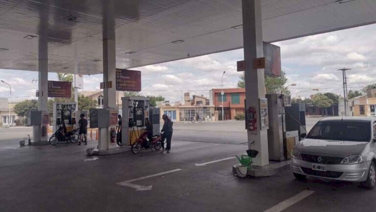 por-la-suba-de-precios,-caen-fuerte-las-ventas-de-nafta-y-gasoil-en-las-ciudades-fronterizas