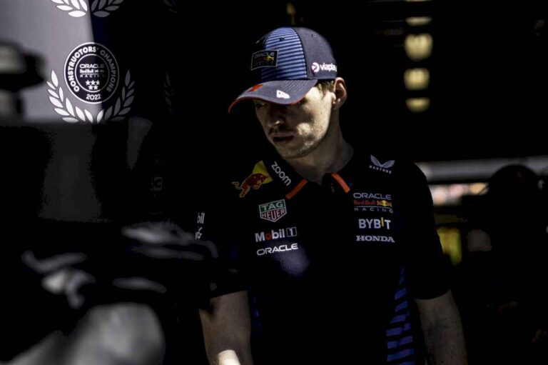 gran-premio-de-australia:-max-verstappen-y-lewis-hamilton-se-retiran-por-fallas-en-los-motores