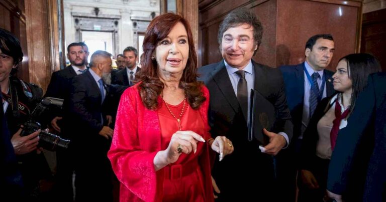 reaparecio-cristina-kirchner:-hablo-de-los-aumentos-de-tarifas,-la-politica-economica-y-la-deuda-externa