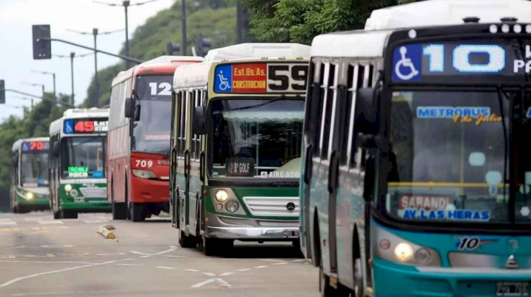 la-uta-y-los-empresarios-llegaron-a-un-acuerdo-parcial-y-no-habra-paro-de-colectivos