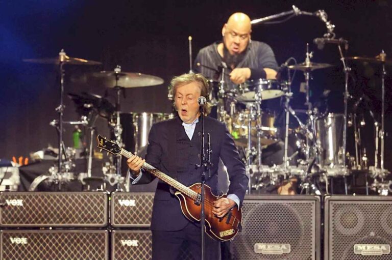 ante-un-publico-que-deliro-con-sus-hits-y-con-un-particular-saludo,-paul-mccartney-se-presento-en-cordoba