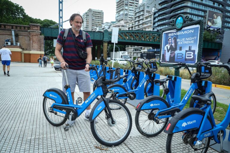 Radiografía: las estaciones de Ecobici con mayor demanda, quiénes las usan más y qué días