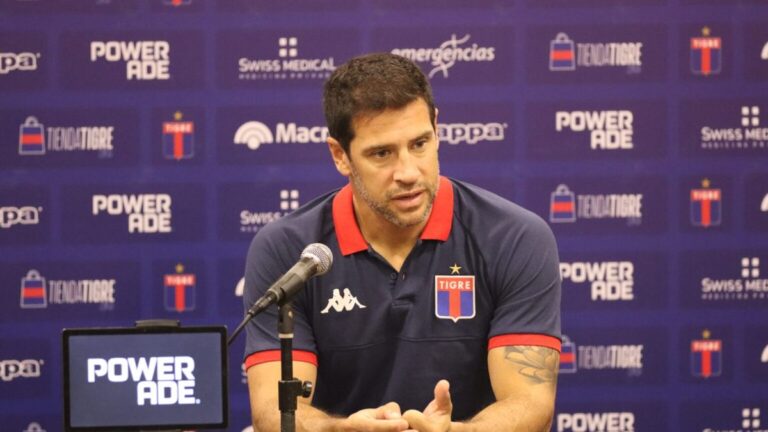 Vélez anunció a Sebastián Domínguez como nuevo entrenador