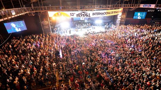 Los 5 grandes del folklore en el primer día del Festival de Peñas de Villa María