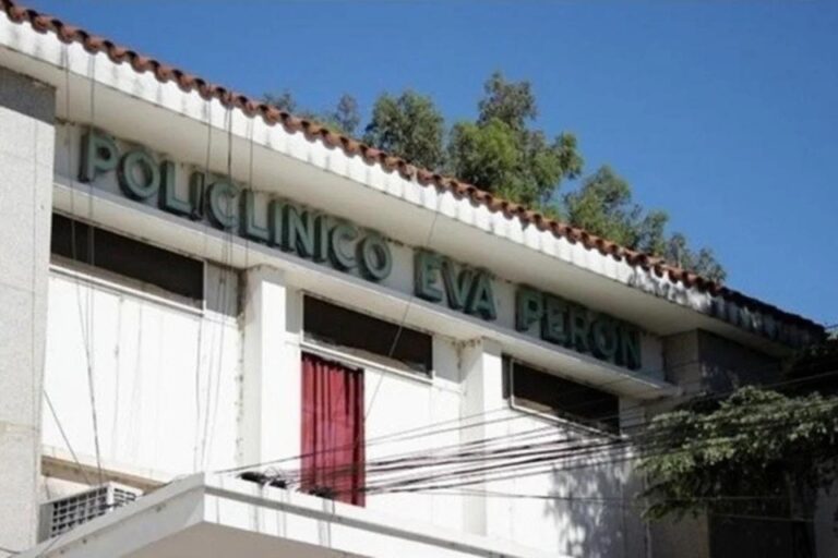 Un policía manipulaba un arma y mató de un disparo a su compañero