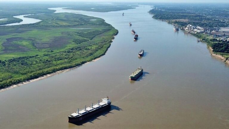El Gobierno dejó sin efecto la licitación de la Hidrovía Paraguay-Paraná