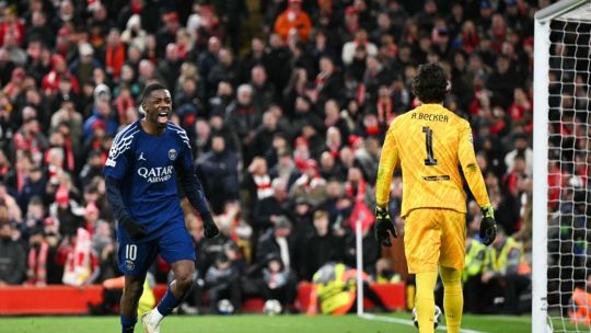 PSG dio el golpe en Anfield y eliminó de la Champions League al Liverpool de Mac Allister