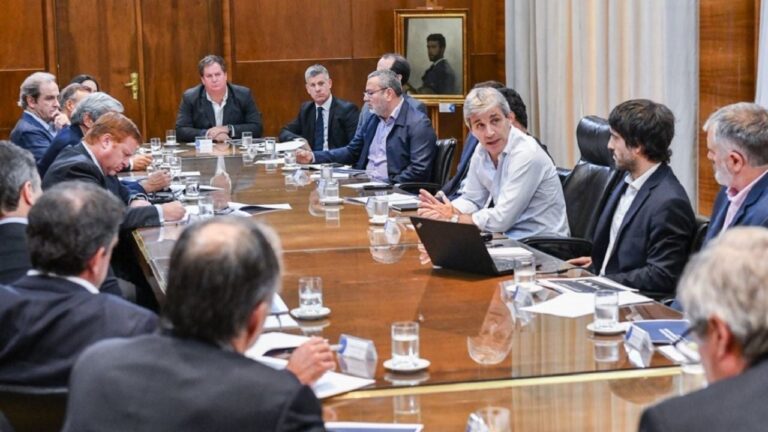 El Gobierno le da luz verde al Ministerio de Economía a toma de deuda con el FMI