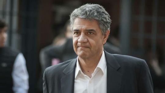 Campaña sucia: piden investigar a dos hombres que tiraron basura para perjudicar al PRO