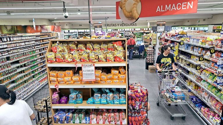 Advierten que la baja de consumo en supermercados asciende a dos dígitos