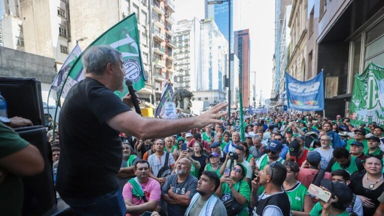 Suspendieron el decreto que eliminaba el feriado por el Día del Trabajador del Estado