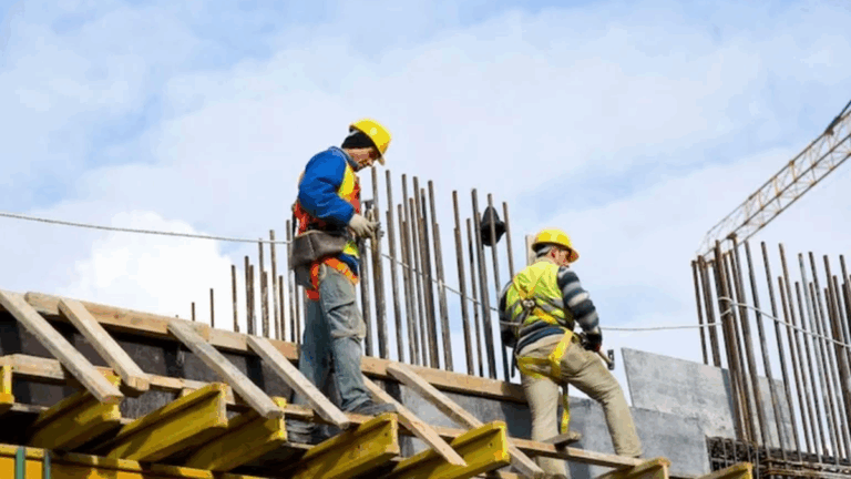 La construcción cayó en mayo por tercera vez en cinco meses del año