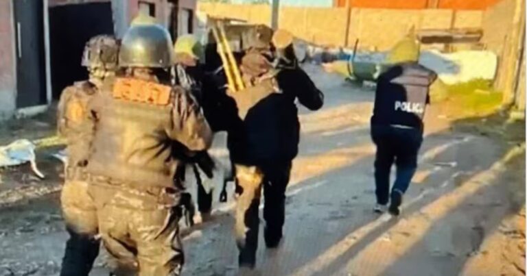 Allanamiento fatal en La Matanza: un jubilado recibió a los tiros a la policía y terminó muerto