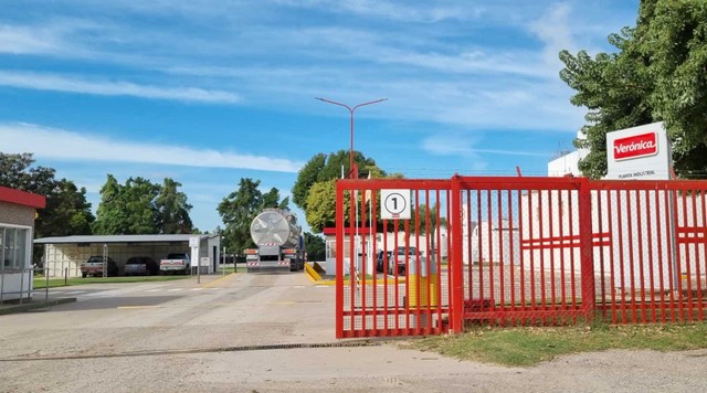 Gigante lácteo en crisis: prevé recortar 200 empleos y notificará los despidos por Zoom