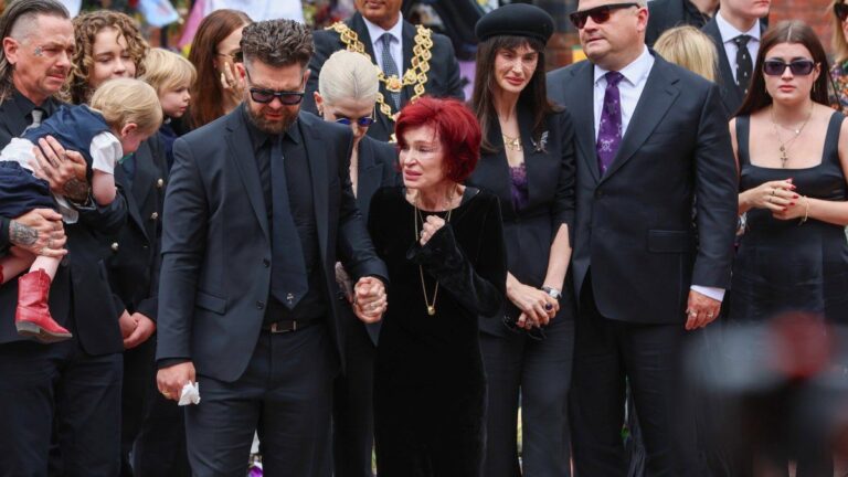 Funeral de Ozzy Osbourne: su familia y miles de fans rinden homenaje al Príncipe de las Tinieblas