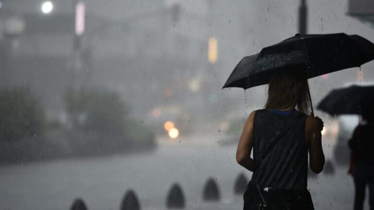 Cambió el pronóstico pero se mantiene un día con lluvias en Buenos Aires: cuándo se larga y cómo sigue el frío
