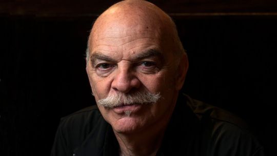 Caparrós sobre la fake replicada por Milei y Adorni: «Son una fuente inagotable de tristeza»