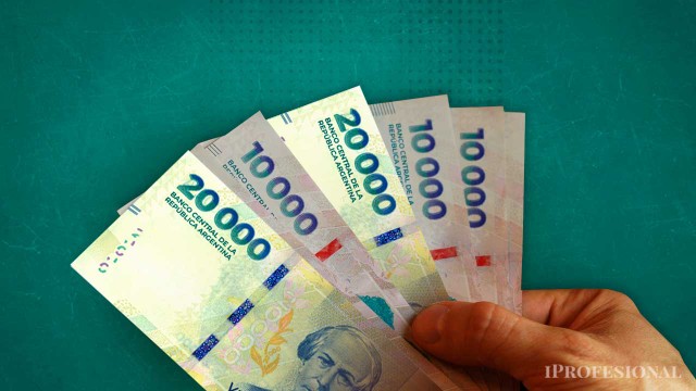 Empleados de comercio acordaron aumento salarial para rama clave: cómo quedaron los sueldos mes a mes