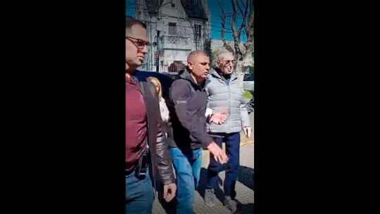 Norberto Milei fue a votar en camioneta polarizada y con 13 custodios
