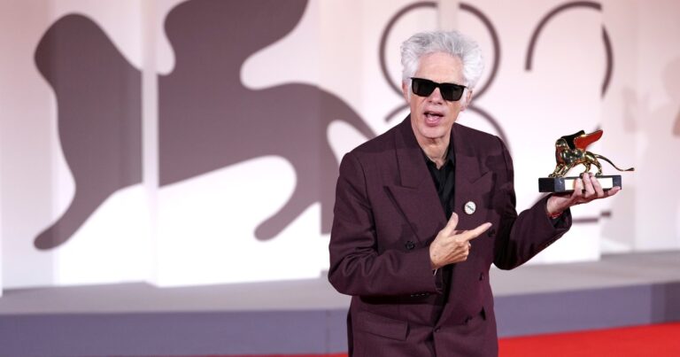 El legendario Jim Jarmusch sorprendió con el León de Oro del Festival de Cine de Venecia: todos los ganadores