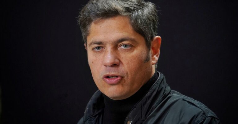 Axel Kicillof calificó de gatopardismo las medidas de Milei: «Piensa que con etiquetas de la mesa de no se qué cosa va a cambiar algo»