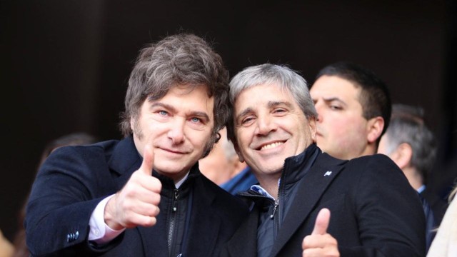 «Grande Caputo»: Milei celebró el dato de inflación, en un mes de «muchísima volatilidad»