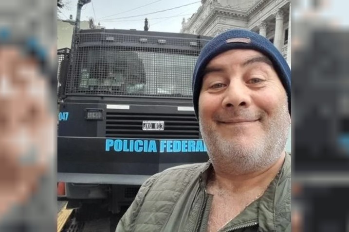Un militante libertario deberá pagar dos millones de pesos al Garrahan y a un merendero