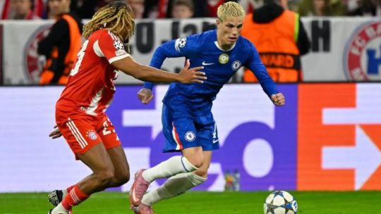 Los hinchas de Manchester United insultaron a Garnacho en su regreso a Old Trafford