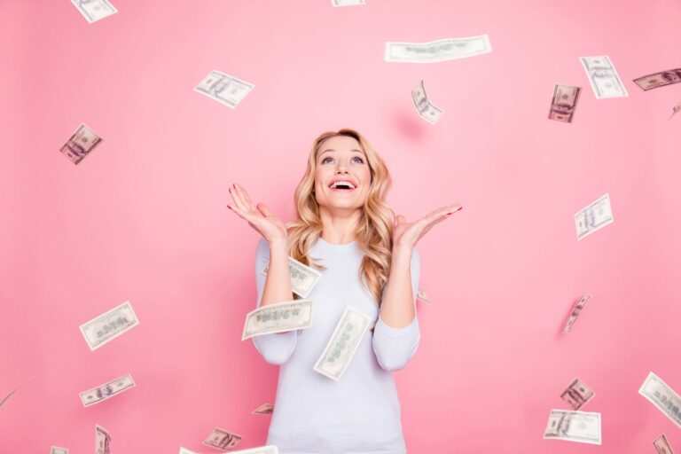 Cómo dejar atrás patrones negativos para vivir en abundancia, según una especialista